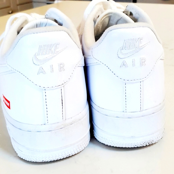 Nike Supreme Air Force 1 - Picture 3 of 3